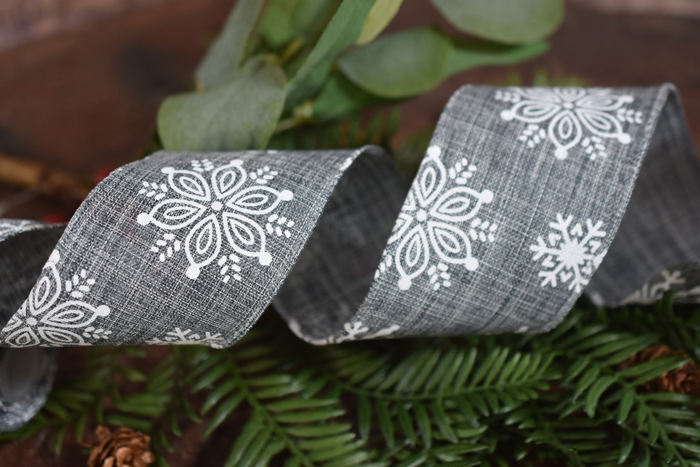 Snowflakes on Gray Royal Burlap (2.5 inch) - C45