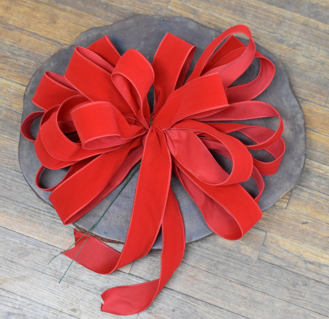 Red Velvet Bow (XL) - 19" - 20 loops